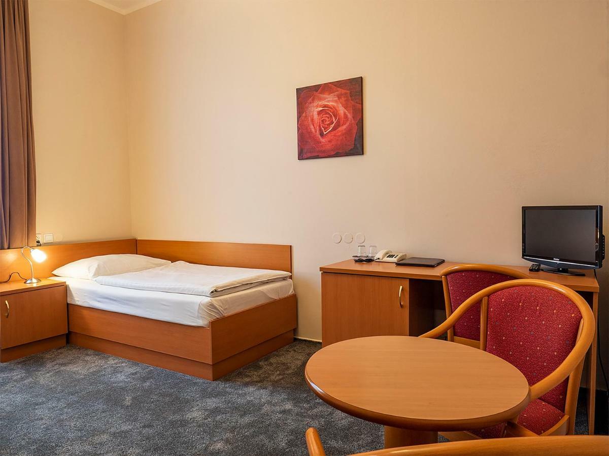 Hotel Olympia Česká Lípa Екстериор снимка